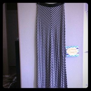 ⭐️Final Price⭐️Max Studio Women’s Chevron Striped Maxi Skirt